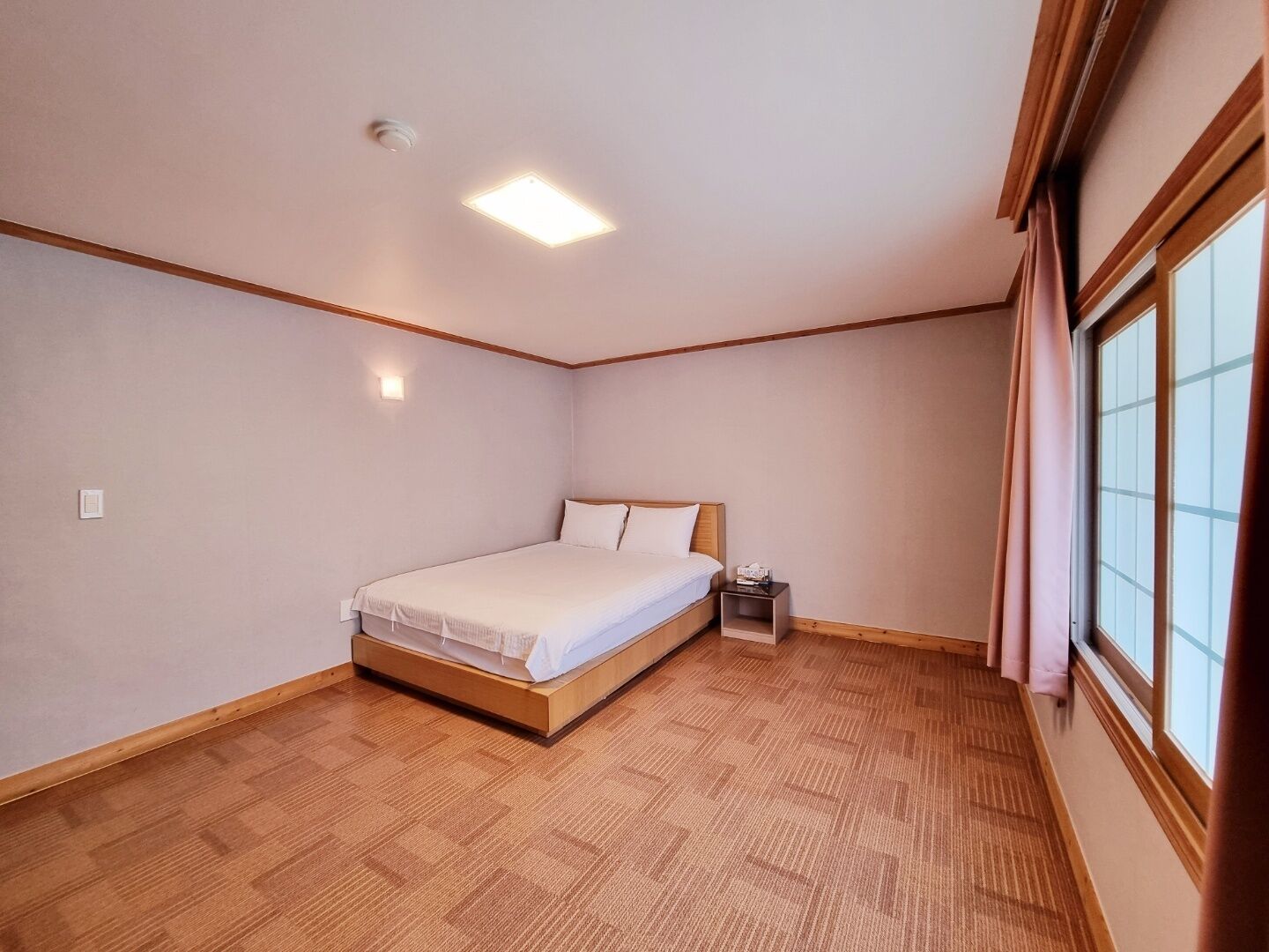 standard double room | free wifi, bed sheets