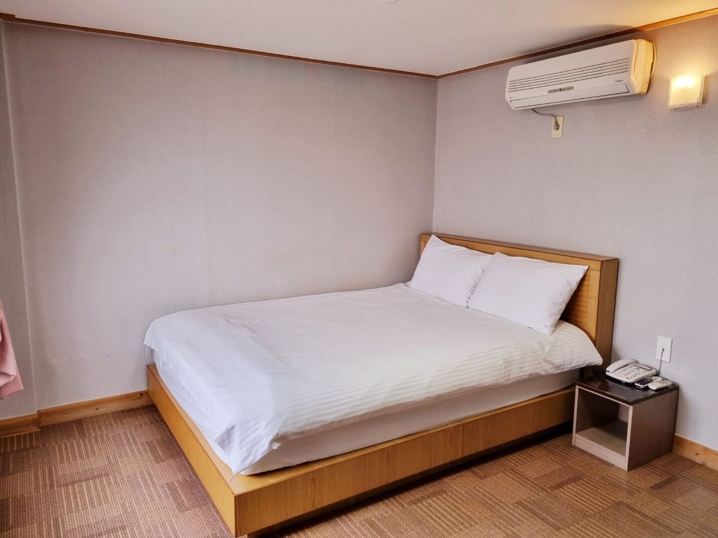 standard double room | free wifi, bed sheets