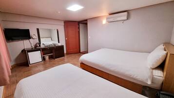 Deluxe Twin Room(Double+Single)