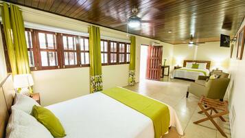 Family Quadruple Room | Premium bedding, free WiFi, wheelchair access