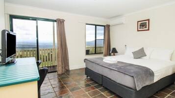 Suite, 2 Bedrooms, Mountain View