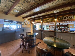 Bar (en la propiedad)