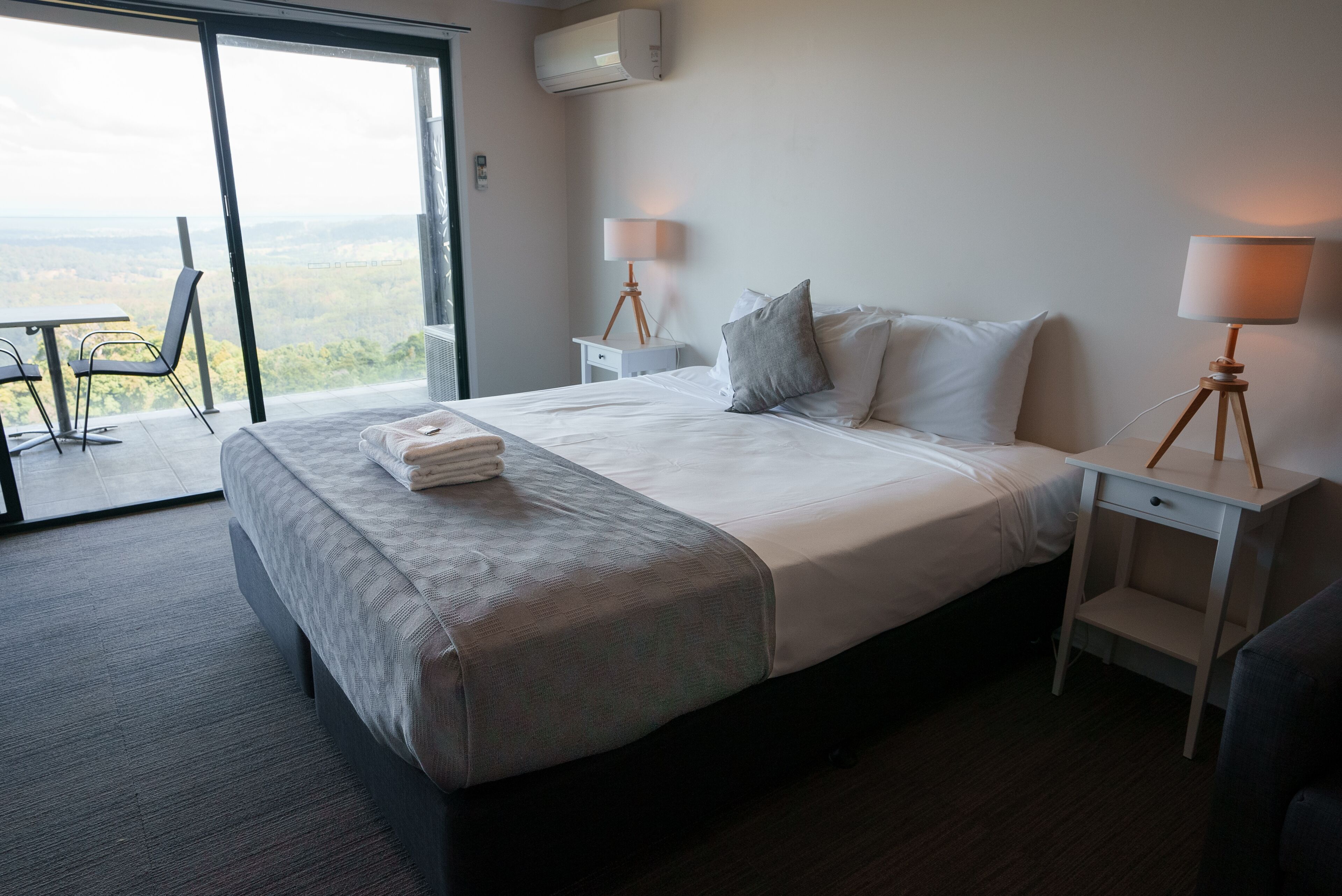 GlassHouse View Room | Mountain view