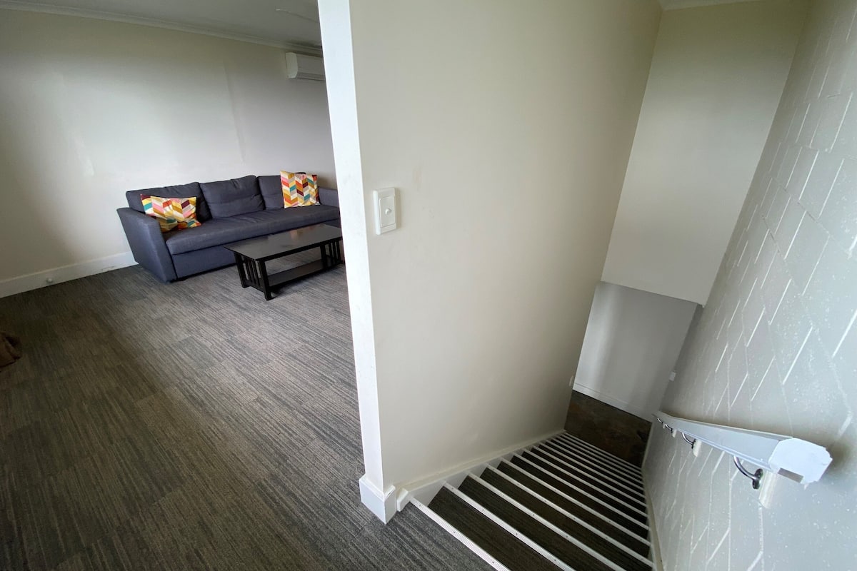 room, 2 bedrooms, mountain view | living area