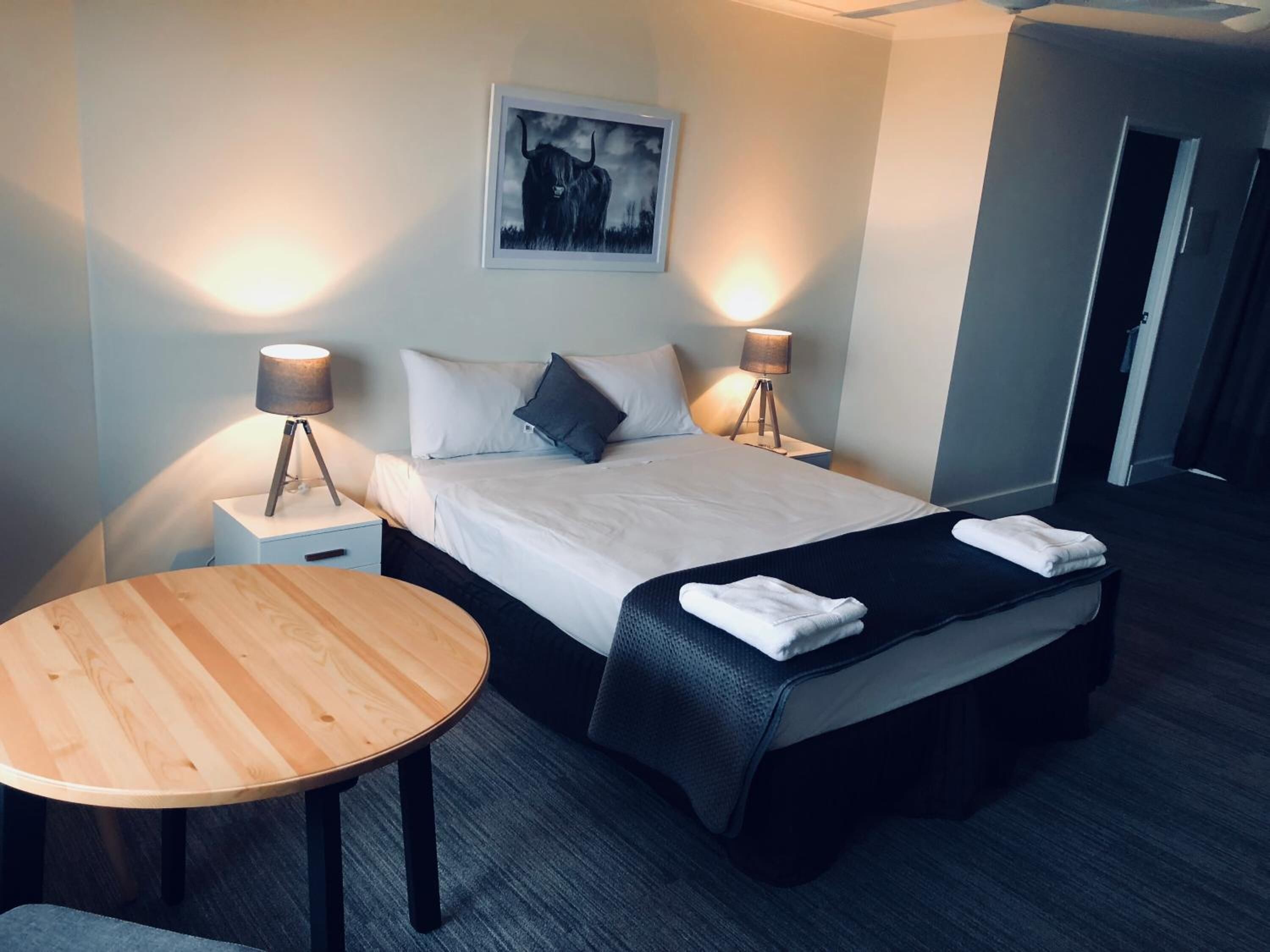 free wifi, bed sheets