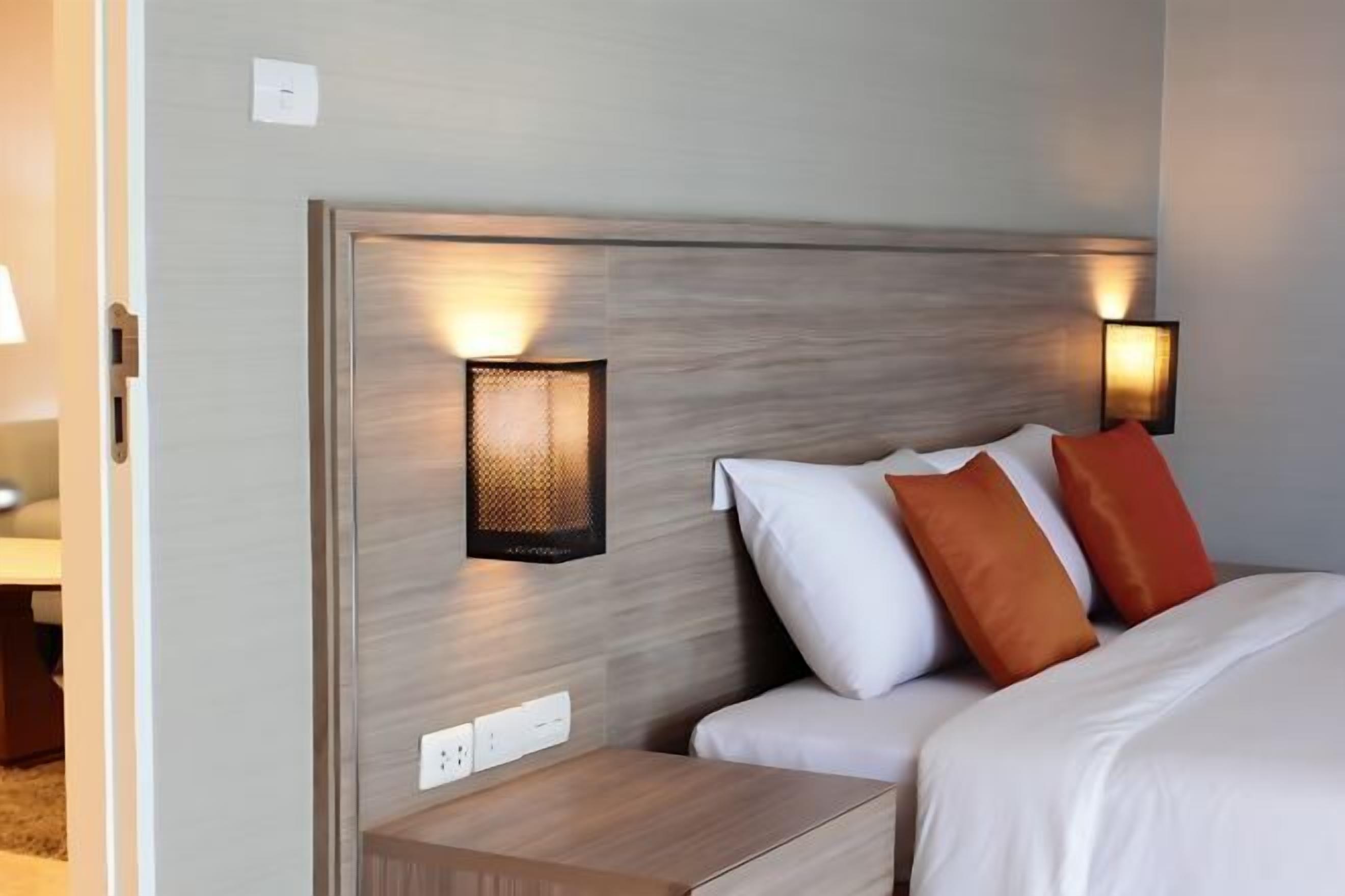 Free WiFi, bed sheets