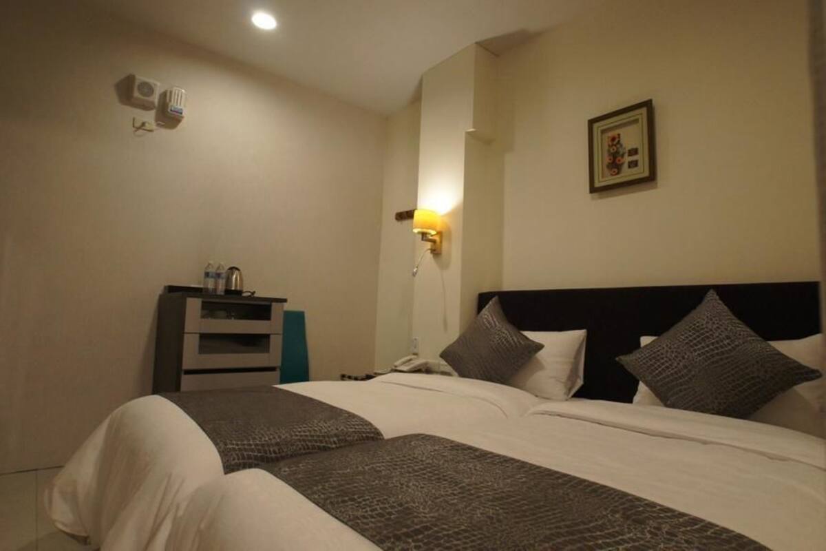 Blackout curtains, soundproofing, free WiFi
