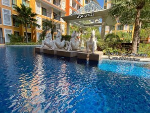 Romantic Suite, 1 Bedroom, Pool Access | Private pool - Venetian Pattaya By Pany (Pattaya)