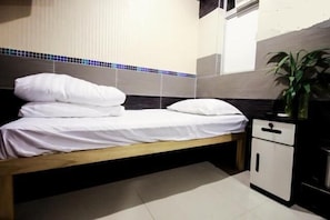 Iron/ironing board, free WiFi - KK Hotel (Kowloon)