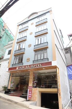 Mặt tiền nơi lưu trú