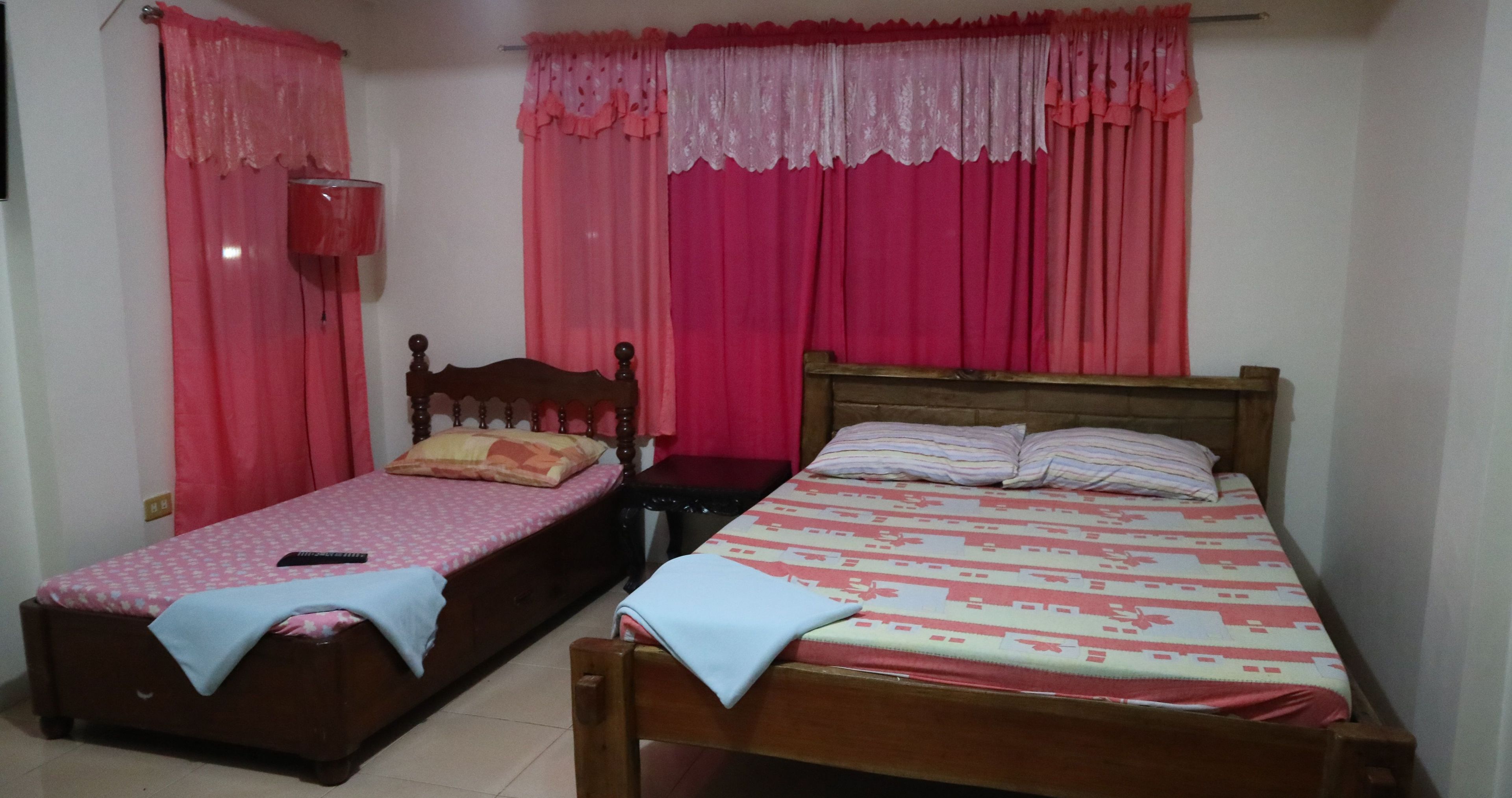 Penthouse B, 1 Bedroom | Desk