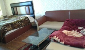 Rollaway beds, free WiFi