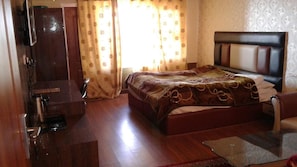 Rollaway beds, free WiFi