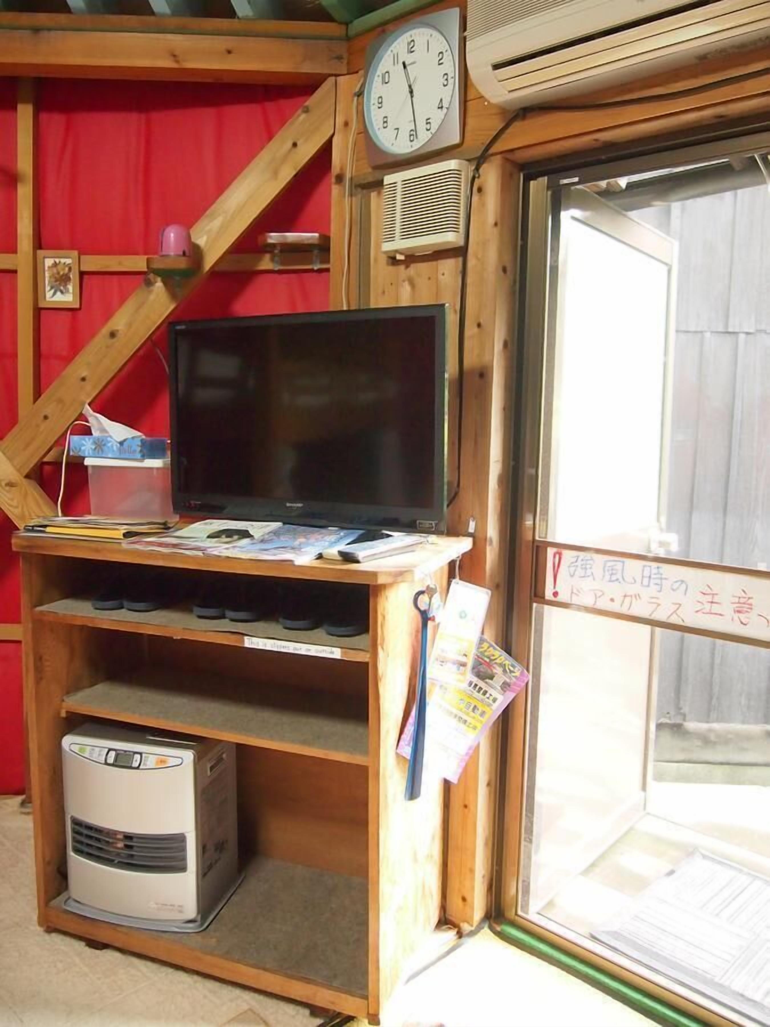 Iron/ironing board, free WiFi