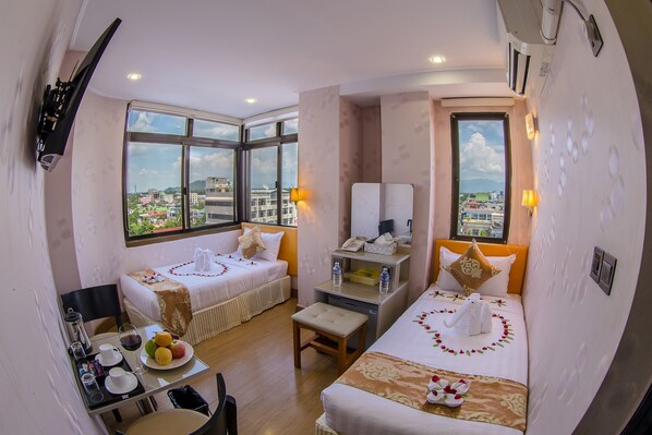 Deluxe Twin Room | Minibar, in-room safe, desk, soundproofing - Diamond Rise Hotel Mandalay (Mandalay)