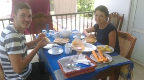 Desayuno inglés todos los días (con cargo) 