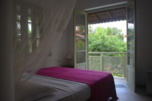 Classic Quadruple Room, 2 Double Beds | Balcony view - Casa Maria (Mirissa)