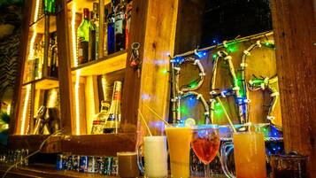 Se sirven desayunos, cenas y cocina local e internacional