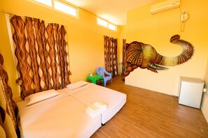 Kamer, 1 twee- of 2 eenpersoonsbedden | Een kluis op de kamer