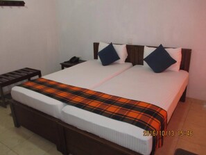 Comfort Double Room Single Use, 2 Twin Beds, Non Smoking | 1 bedroom - Larn's villa (Wadduwa)