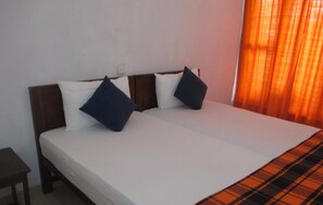 Comfort Double Room Single Use, 2 Twin Beds, Non Smoking | 1 bedroom - Larn's villa (Wadduwa)