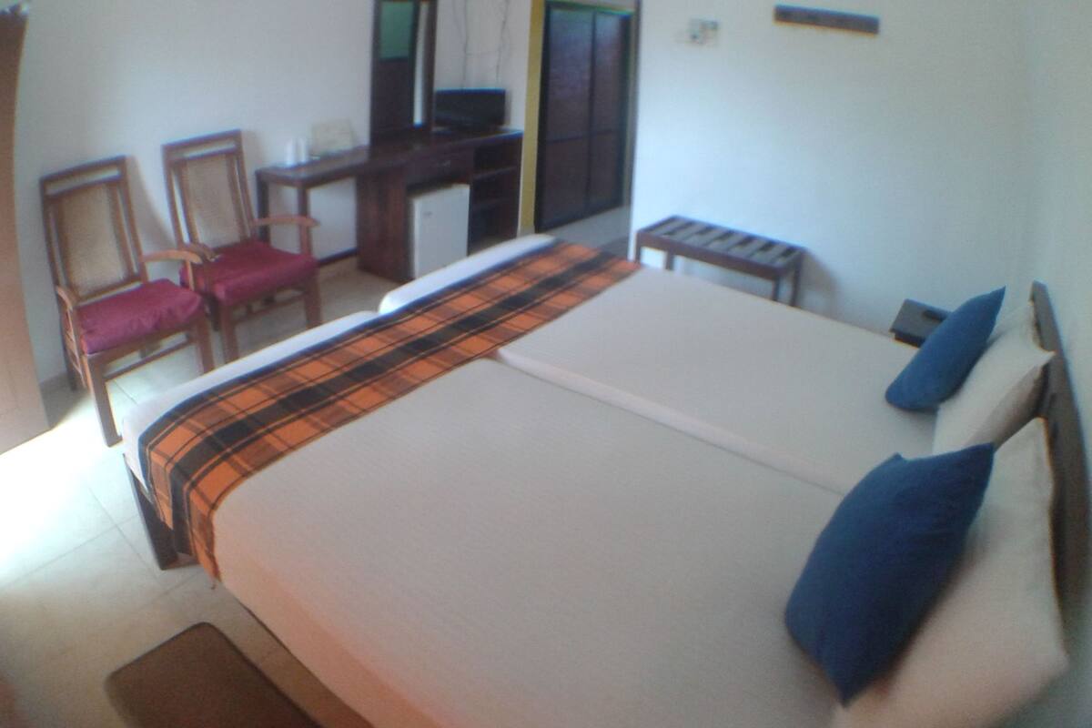 Comfort Double Room Single Use, 2 Katil Bujang (Single), Non Smoking | 1 bilik tidur