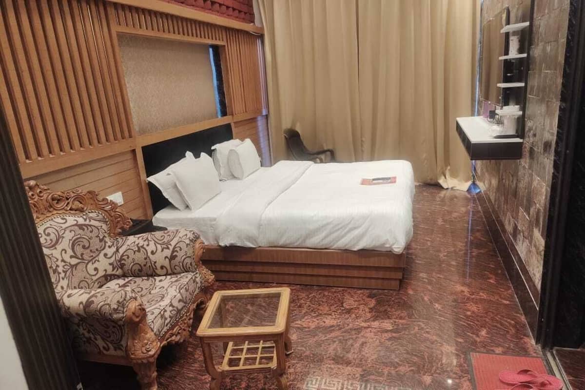 Superior Room | 1 bedroom, rollaway beds, free WiFi