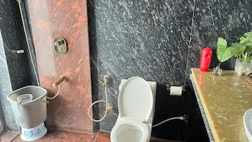 Suite | Bathroom
