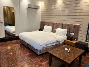 Suite | 1 bedroom, rollaway beds, free WiFi