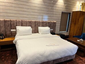 Suite | Rollaway beds, free WiFi - JJK AT STAY HOME (Dehradun)