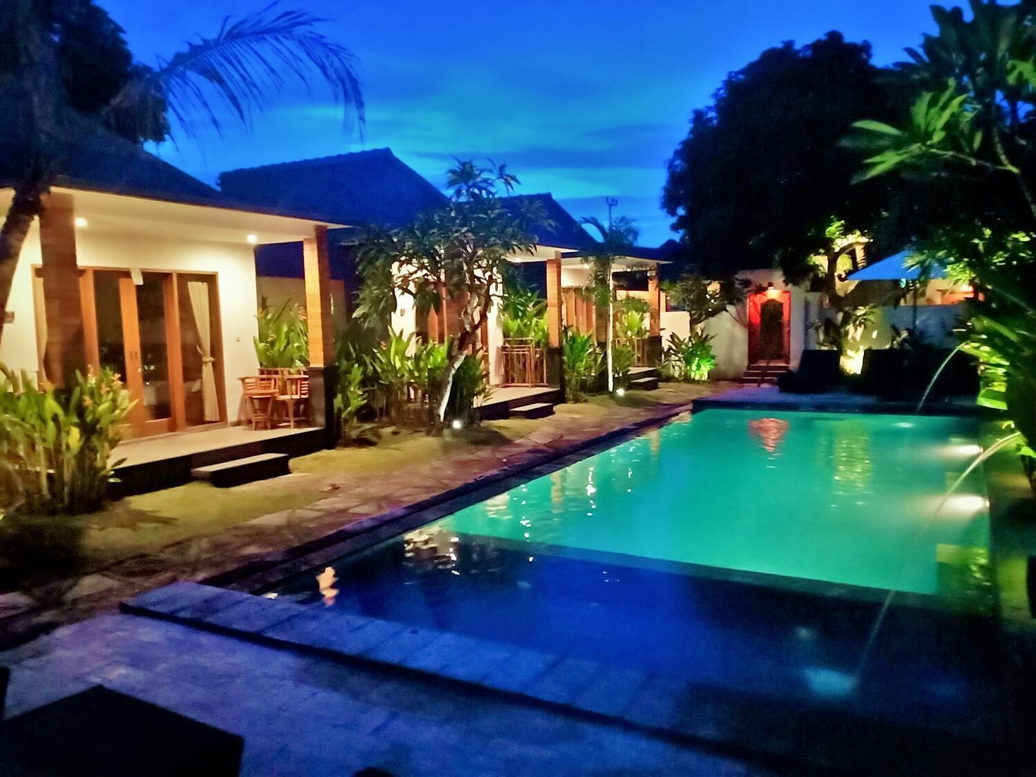 outdoor pool, pool loungers