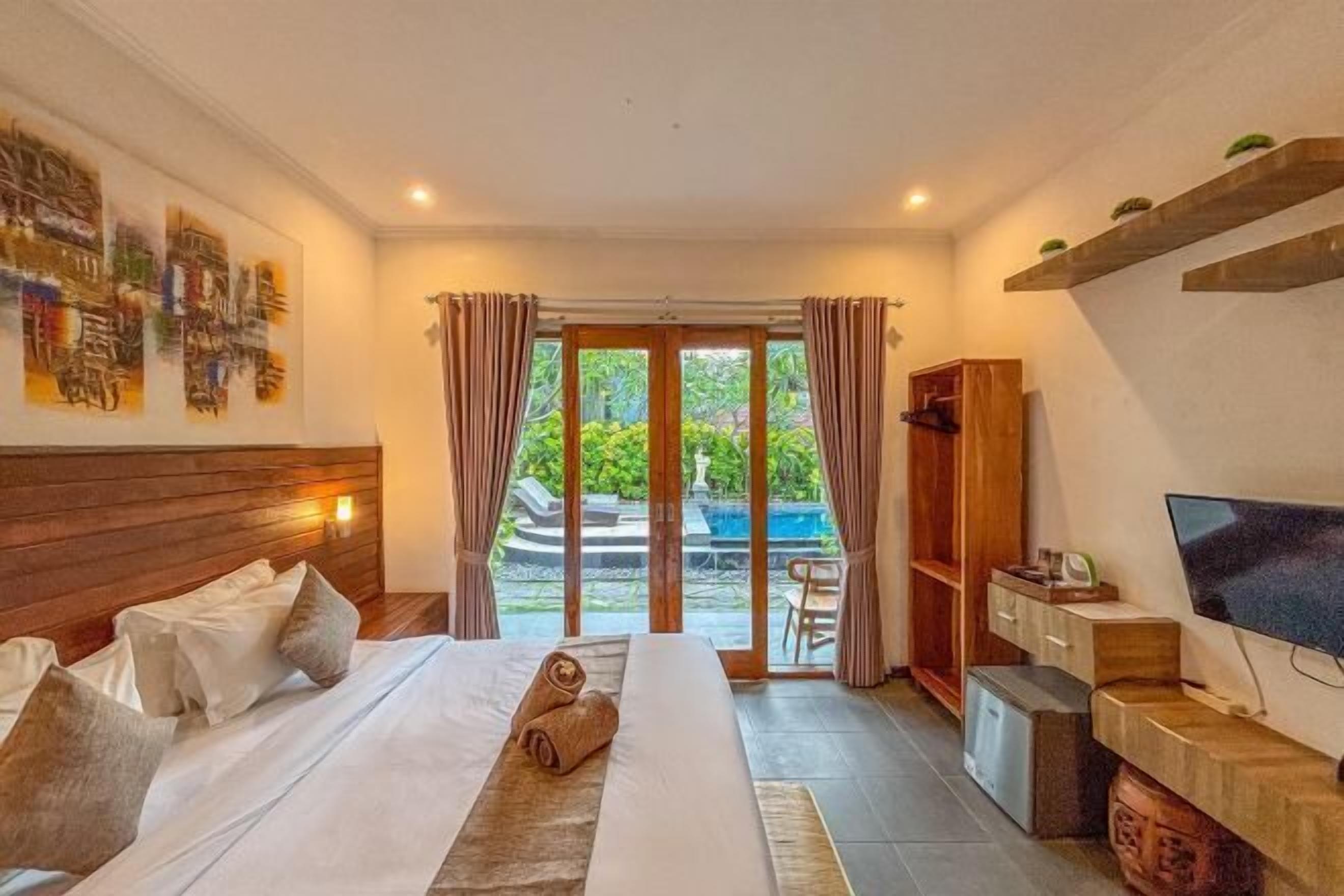 ミニバー、セーフティボックス (室内)、防音設備、WiFi (無料)