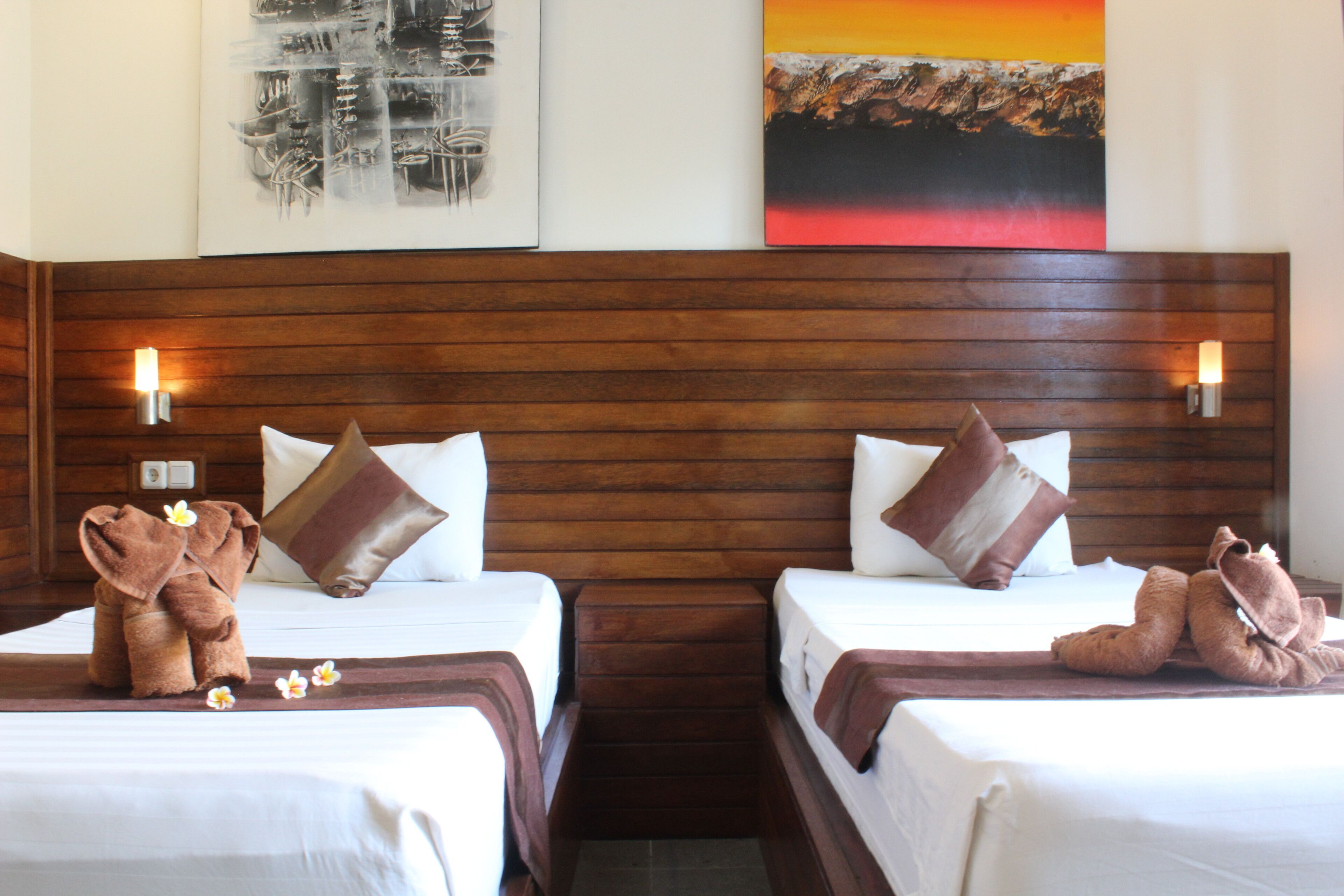 deluxe twin room | minibar, in-room safe, soundproofing, free wifi