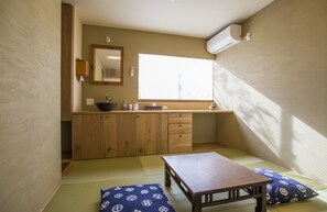 Habitación tradicional (Japanese Style) | Escritorio y wifi gratis 