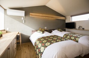 Habitación (with 2 Beds) | Escritorio y wifi gratis 