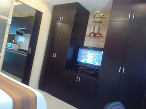 1 bedroom, desk, iron/ironing board, free WiFi - Shanika Properties at Fort Bonifacio (Taguig)