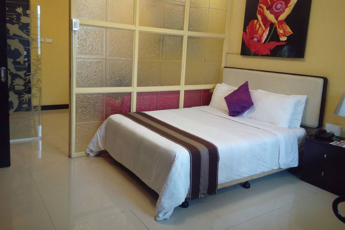 1 bedroom, desk, iron/ironing board, free WiFi