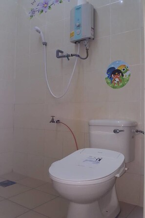 ฝักบัว, ของใช้ในห้องน้ำฟรี, ไดร์เป่าผม, ผ้าเช็ดตัว