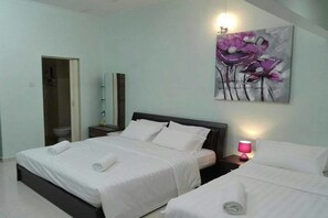 ห้องแฟมิลี่ | ผ้าม่านกันแสง, เตารี�ด/โต๊ะรีดผ้า, เตียงเสริม/เปล, Wi-Fi ฟรี