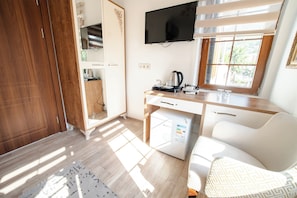 Classic Double Room | Premium bedding, minibar, in-room safe, soundproofing -  Şehrizade Konakları  (Amasya)