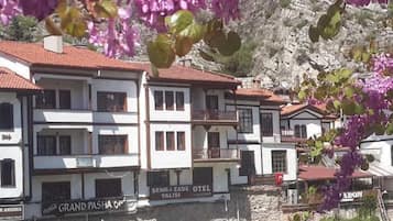 Façana frontal de l'allotjament