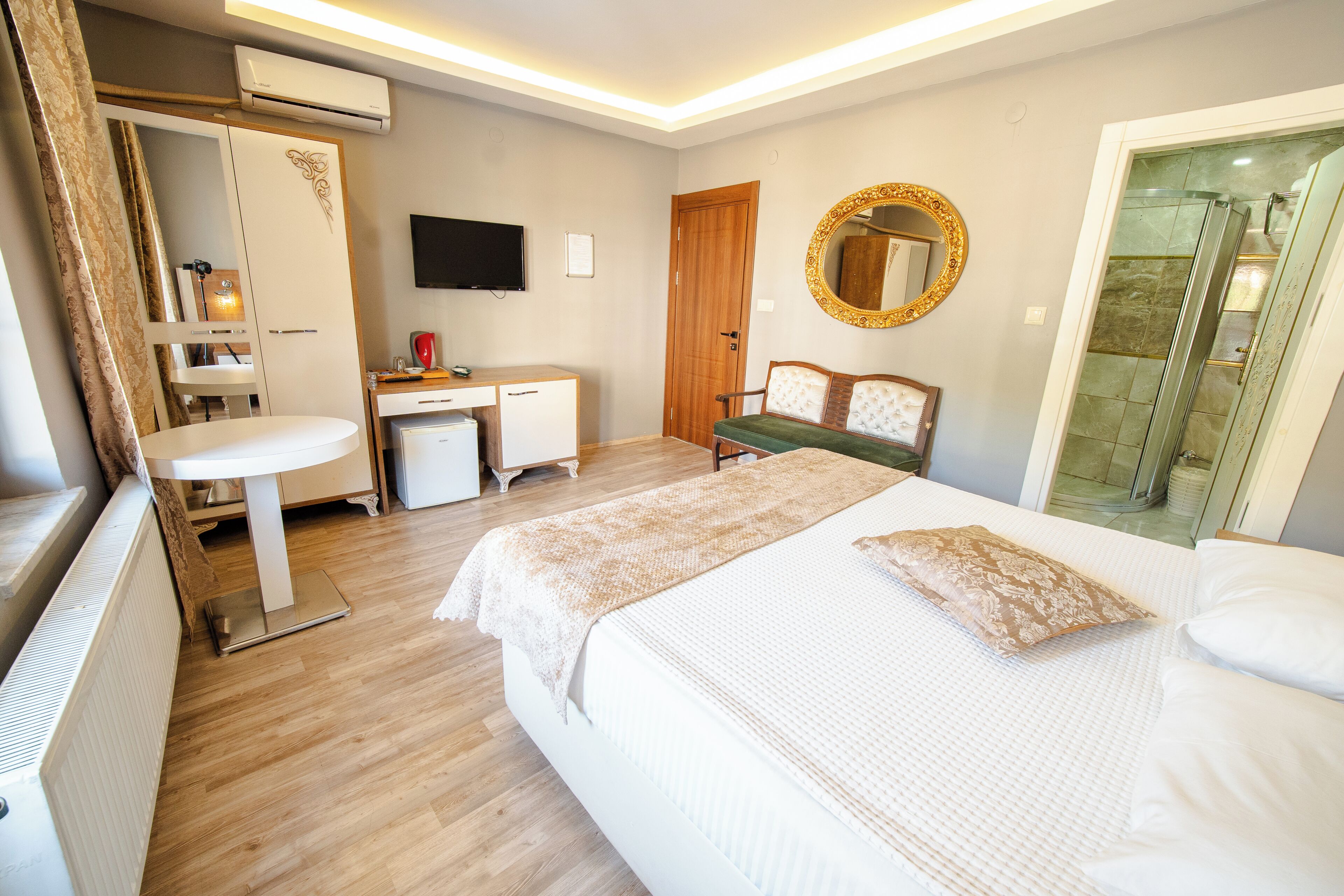Elite-Doppel- oder -Zweibettzimmer | Hochwertige Bettwaren, Minibar, Zimmersafe, schallisolierte Zimmer