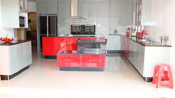 Casa, 3 habitaciones, vista a la alberca | Instalaciones de cocina compartida | Refrigerador, microondas, horno y utensilios de cocina