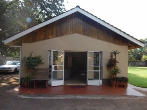 Front of property - Greendale Dawnhill Cottage (Harare)