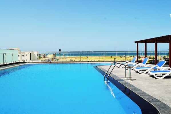 Outdoor pool, pool loungers