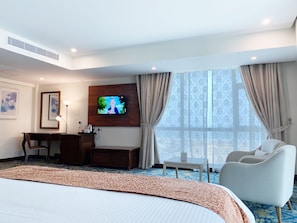 Suite | 1 Schlafzimmer, hochwertige Bettwaren, Zimmersafe, Schreibtisch
