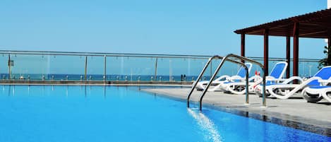 Outdoor pool, pool loungers