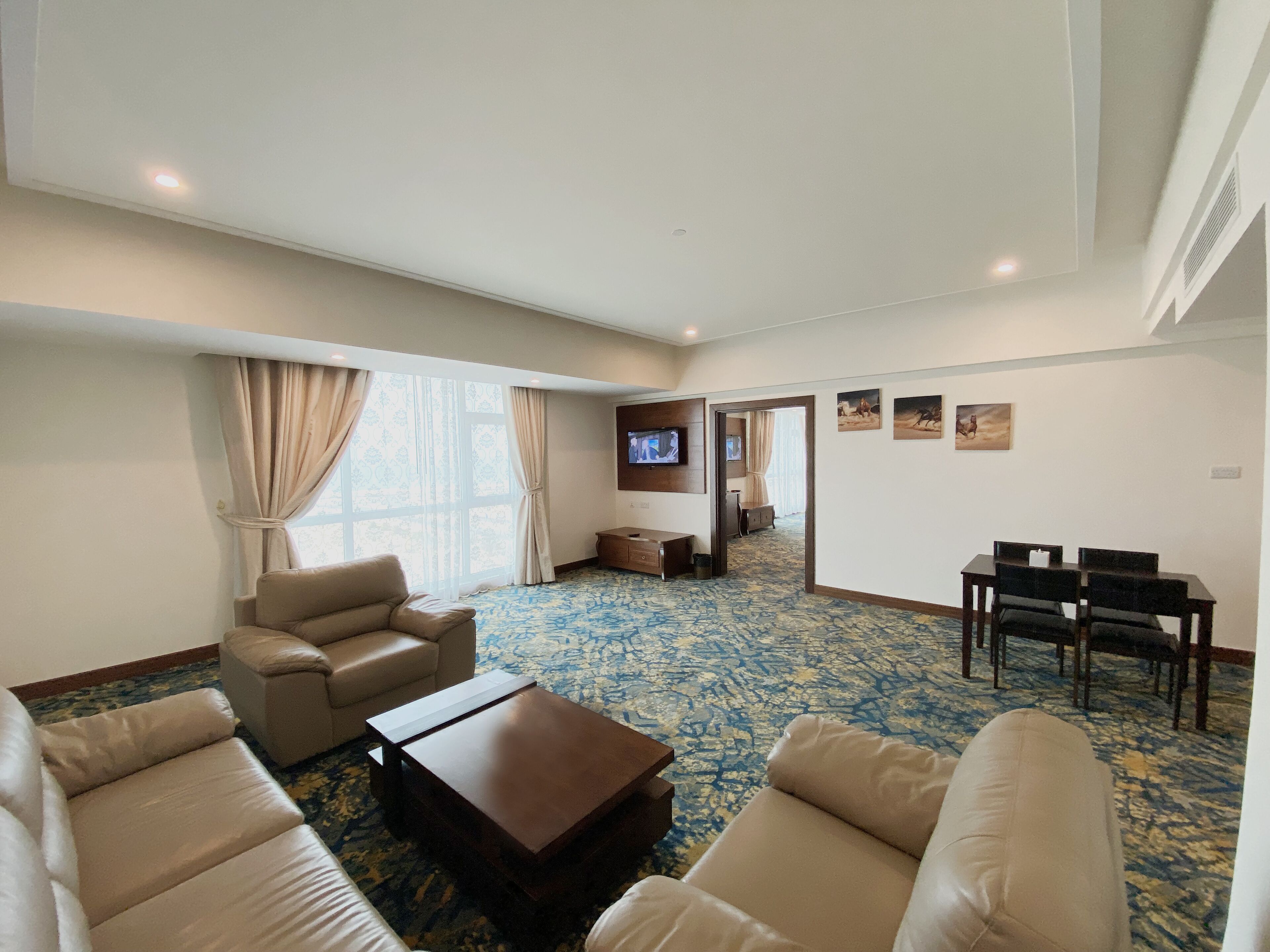 suite | premium bedding, in-room safe, desk, soundproofing