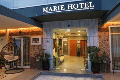 Marie Hotel