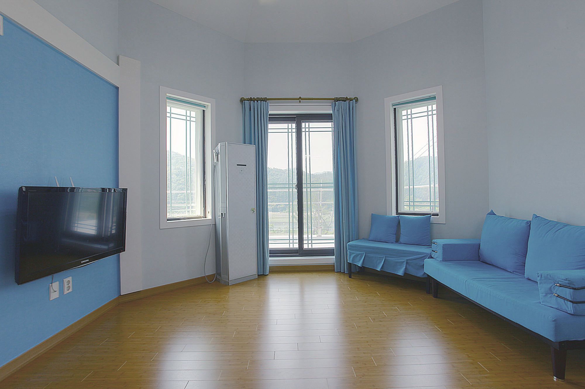 Standaard kamer | Woonruimte | Flatscreentelevisie